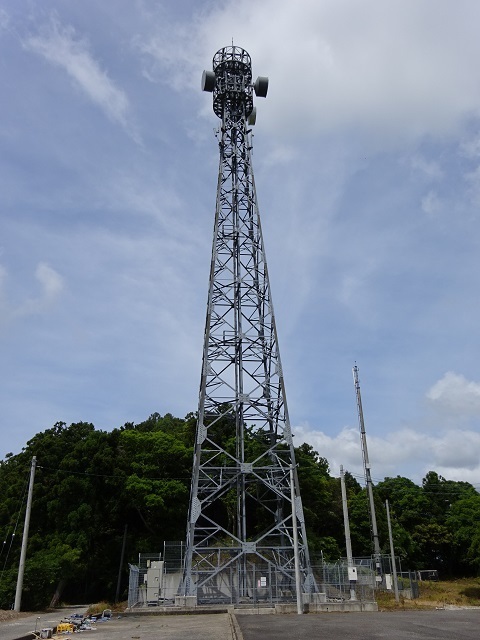 Cosmo West before the HF addition: GTT and NuVo microwave equipment share the tower.